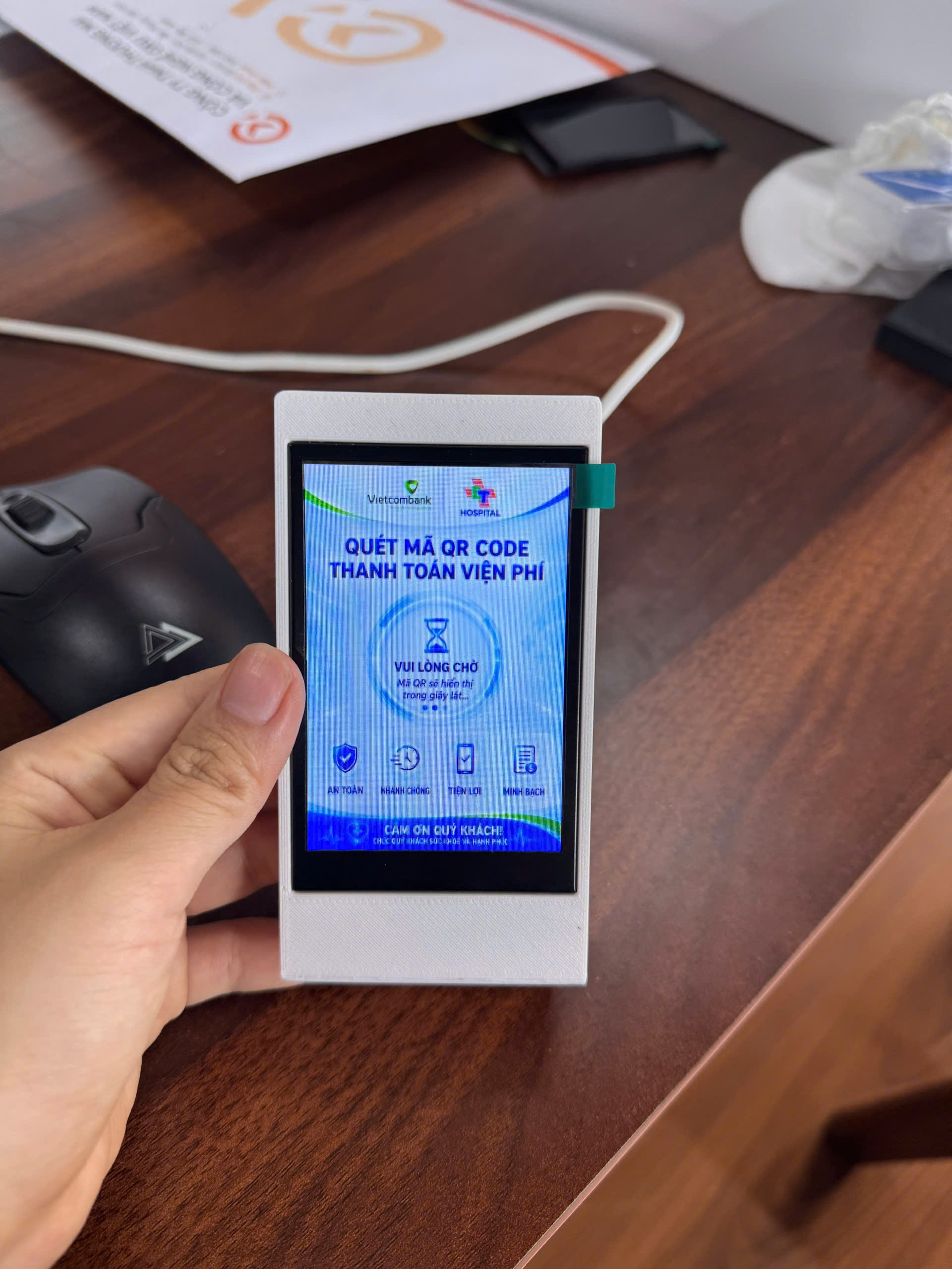 Màn Hình Hiển Thị QR Động QRView - Chính Hãng OXU